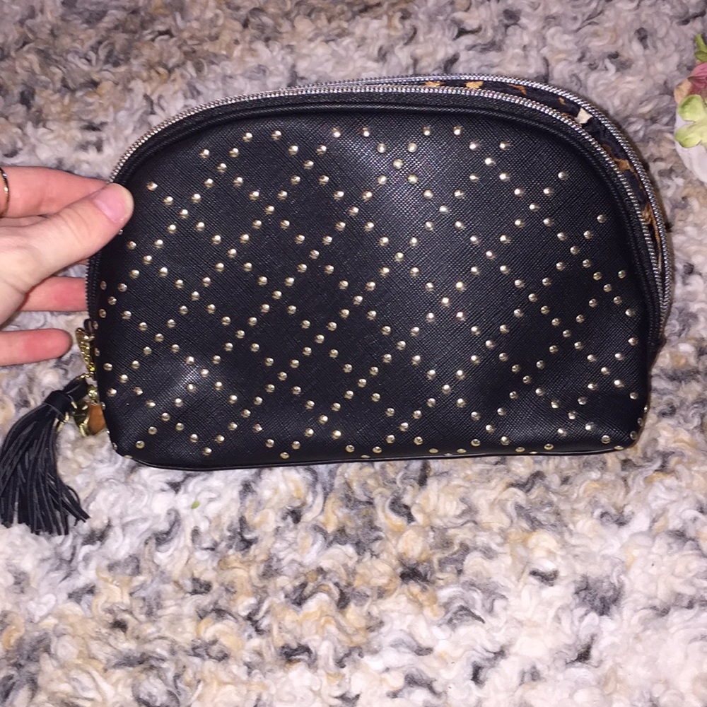 Victoria’s Secret Hand Purse 🖤💛 - Picture 7 of 7